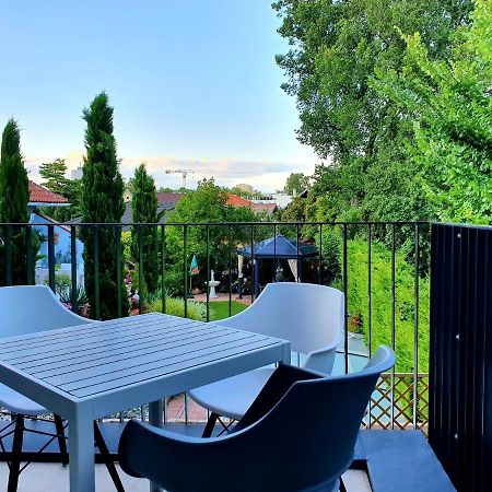 Near Lake Fully Furnished Beautiful Apartment Wina Bagian luar foto