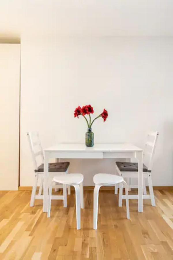 Near Lake Fully Furnished Beautiful Apartment Wina Bagian luar foto